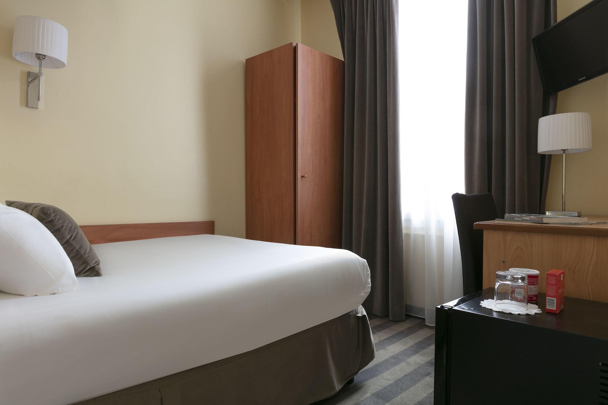 Hotel Saint Cyr Etoile Paris Ngoại thất bức ảnh